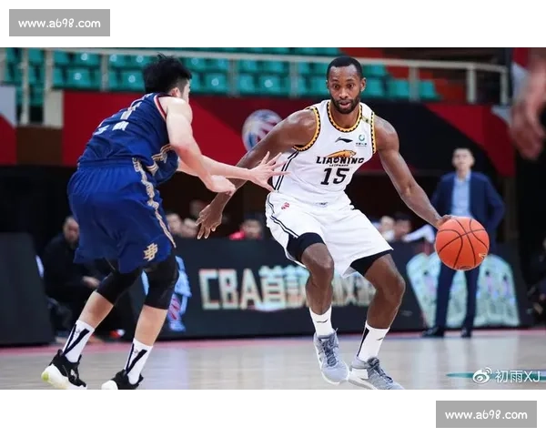 粤辽疆引援风云：崔永熙伤缺待复 弗格高薪梦碎 新疆追 2 米 18 高塔